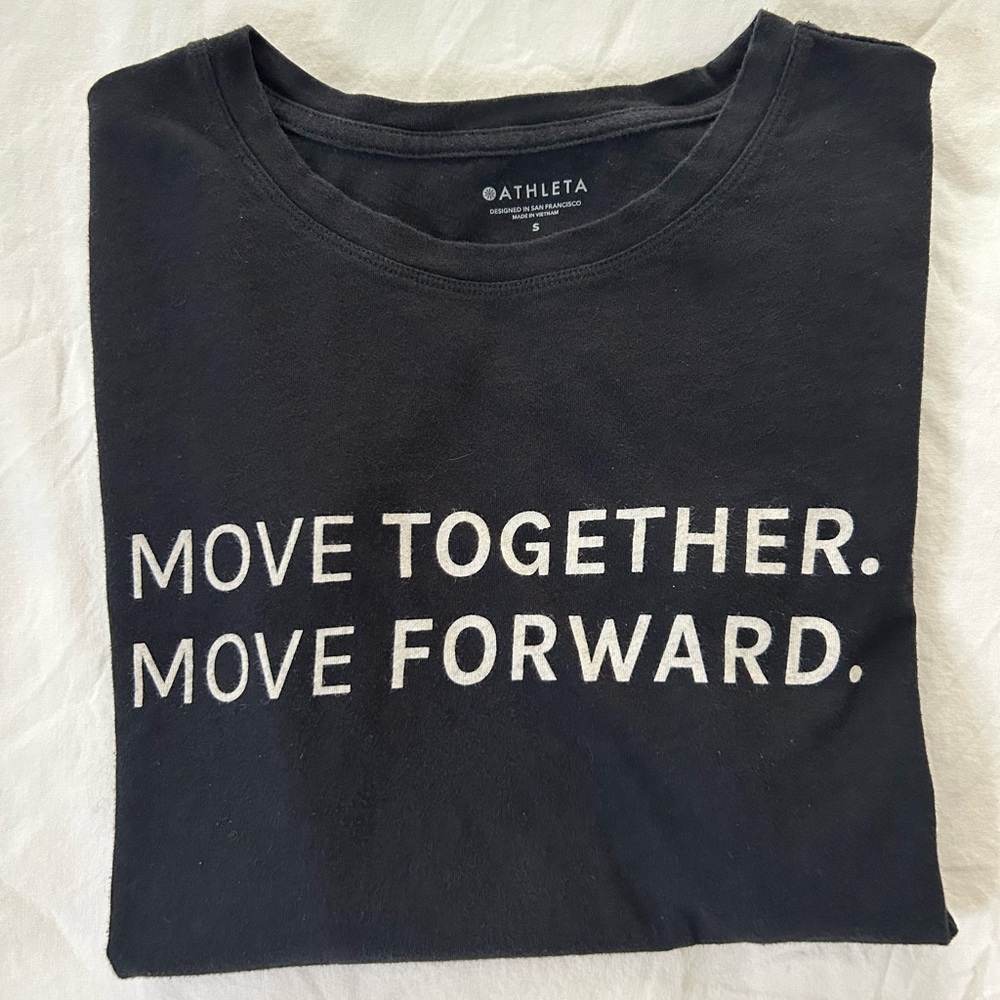 Athleta Organic Daily Crew Graphic Tee size small
